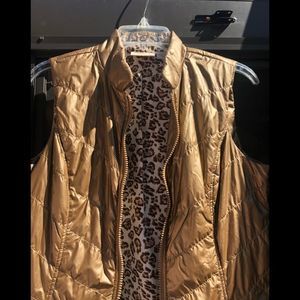 🔥Chico’s Gold and animal print semi puffer vest